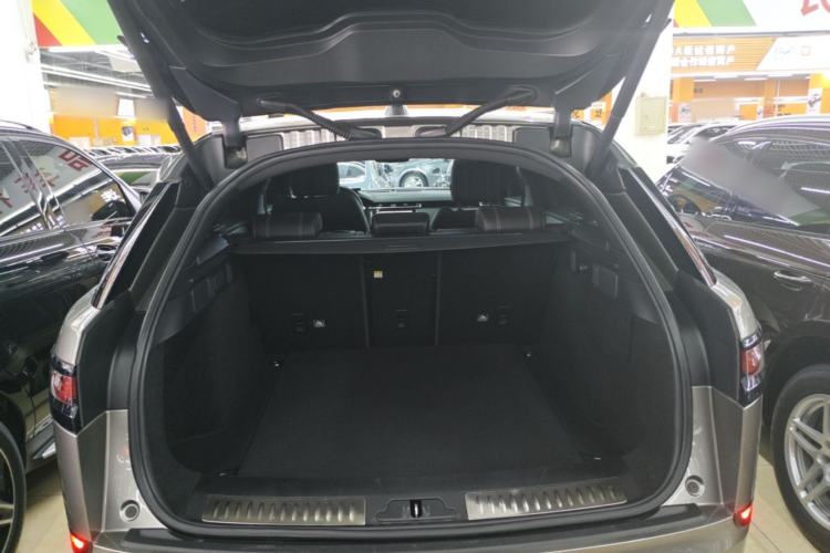Used Land Rover Range Velar 2018 P380 R-DYNAMIC SE Trunk