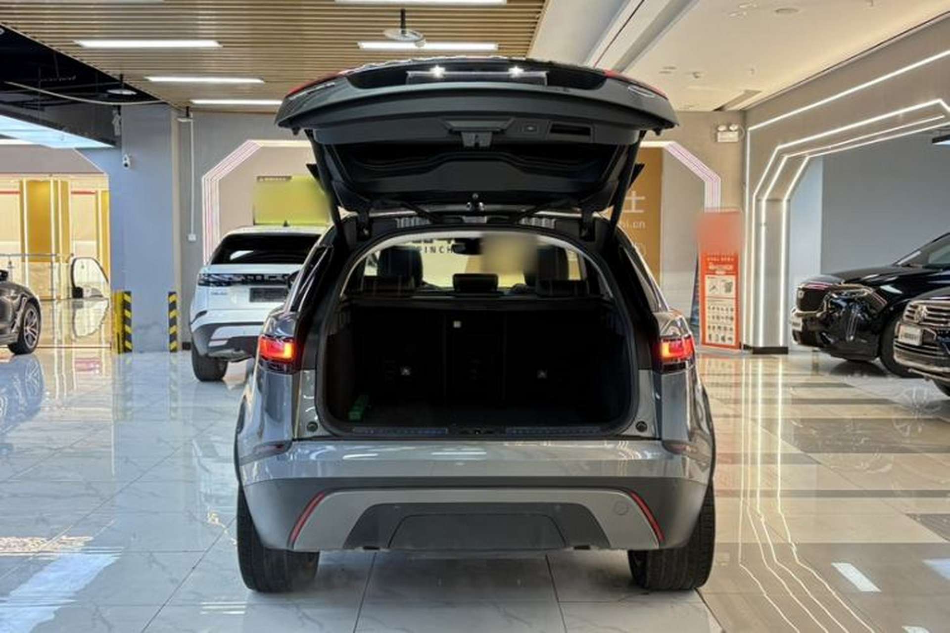 Used Land Rover Range Velar 2018 P380 S Trunk
