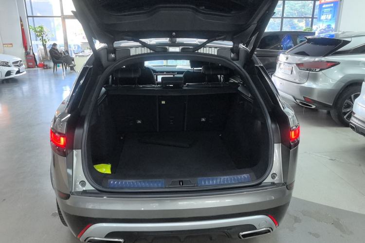 Used Land Rover Range Velar 2018 P380 R-DYNAMIC SE Trunk