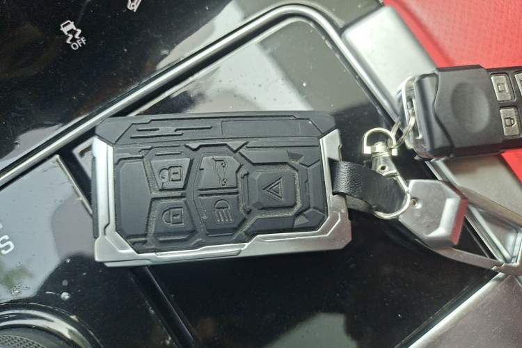Used Land Rover Range Velar 2018 P250 S Vehicle Key