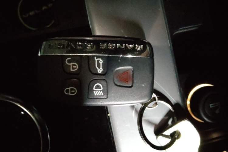 Used Land Rover Range Velar 2018 P300 R-DYNAMIC S Vehicle Key