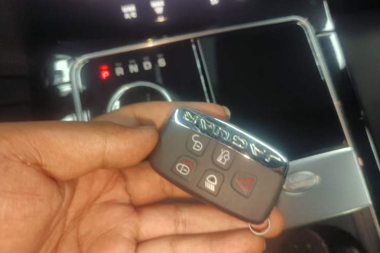 Used Land Rover Range Velar 2018 P380 R-DYNAMIC SE Vehicle Key
