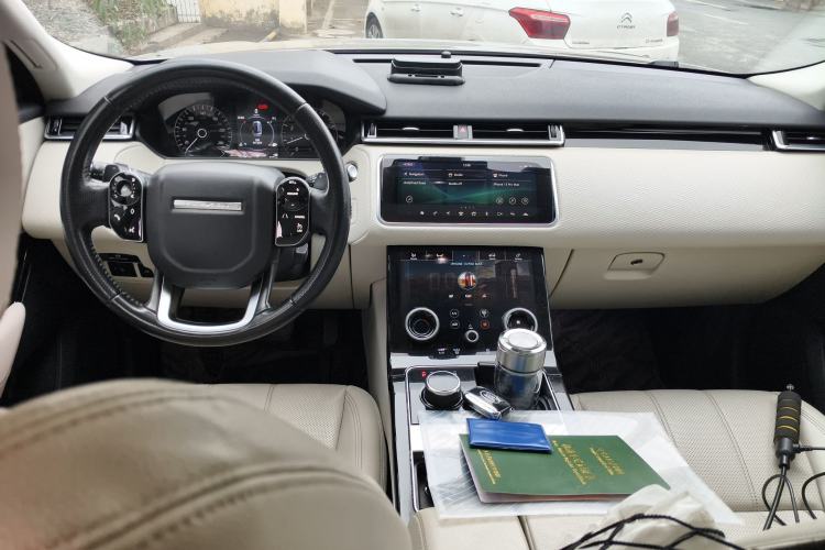 Used Land Rover Range Velar 2018 P380 S Center Console