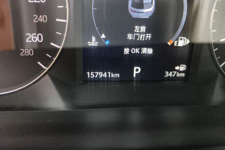 Used Land Rover Range Velar 2018 P380 S Odometer Close Up