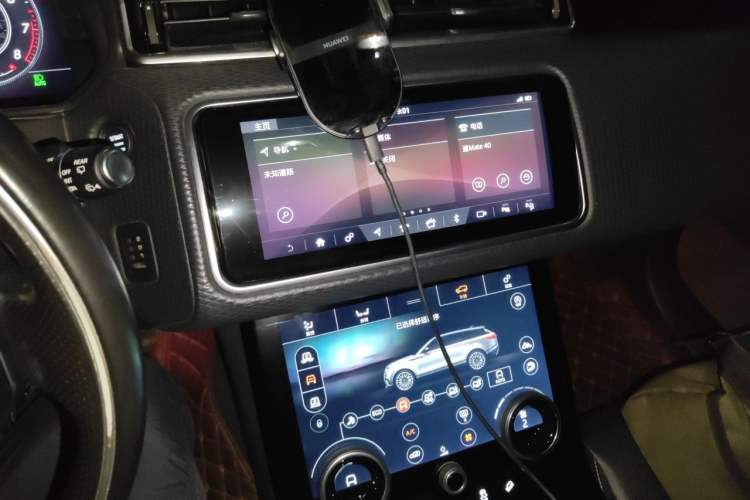 Used Land Rover Range Velar 2018 P380 R-DYNAMIC SE Audio And AC Panel