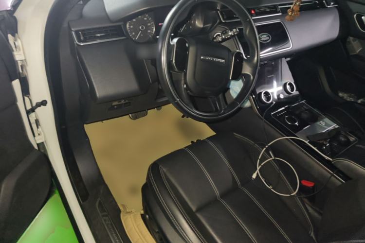 Used Land Rover Range Velar 2018 P250 S Center Console