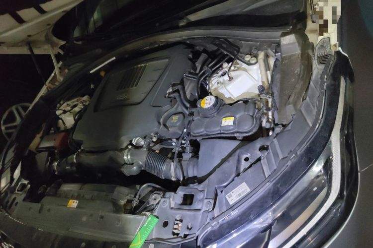 Used Land Rover Range Velar 2018 P380 R-DYNAMIC SE Engine Bay Left