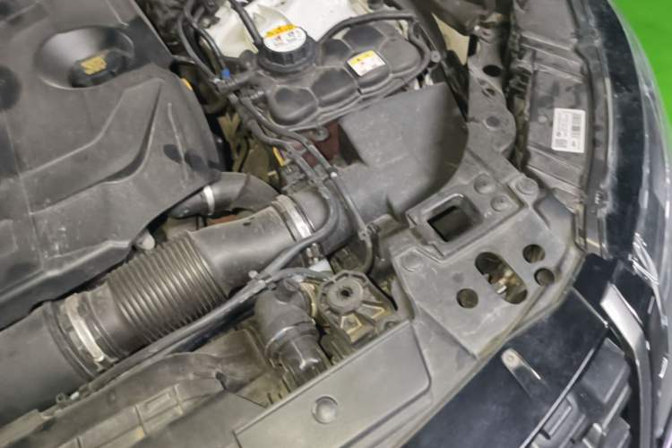 Used Land Rover Range Velar 2018 P250 S Engine Bay Left
