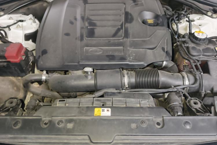 Used Land Rover Range Velar 2018 P250 S Engine Bay
