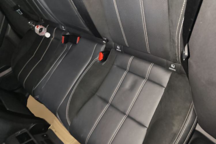 Used Land Rover Range Velar 2018 P250 S Left Rear Seat