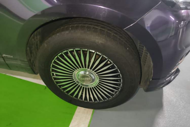 Used Land Rover Range Velar 2018 P250 S Right Front Wheel Hub
