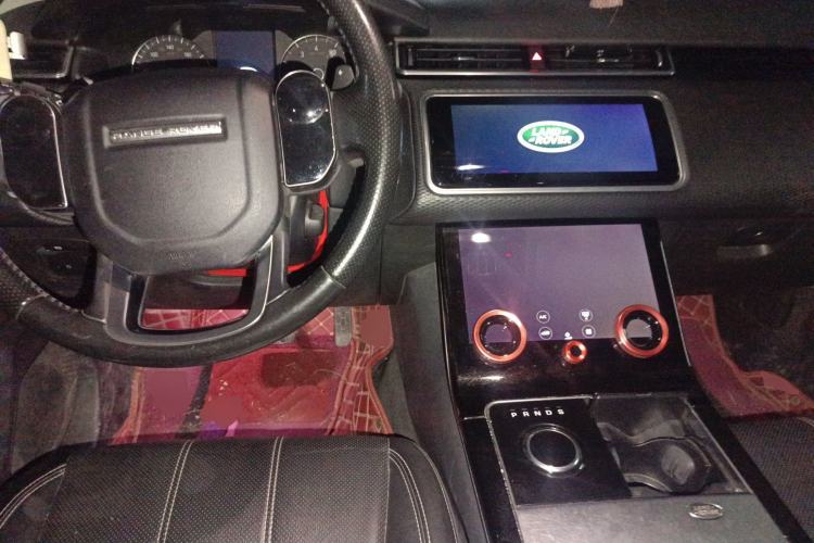 Used Land Rover Range Velar 2018 P250 S Center Console