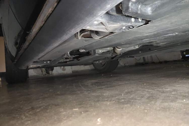 Used Land Rover Range Velar 2018 P300 R-DYNAMIC S Chassis Rear Left
