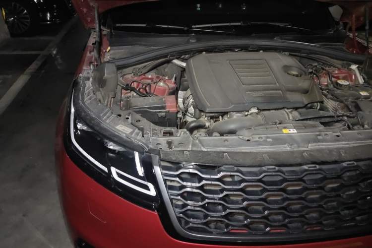 Used Land Rover Range Velar 2018 P300 R-DYNAMIC S Engine Bay Right