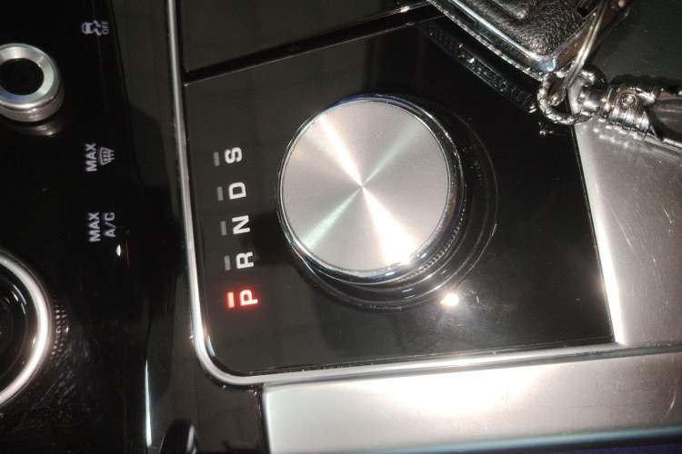 Used Land Rover Range Velar 2018 P250 S Gear Lever