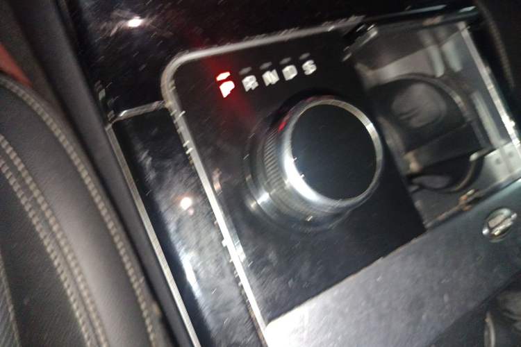 Used Land Rover Range Velar 2018 P250 S Gear Lever