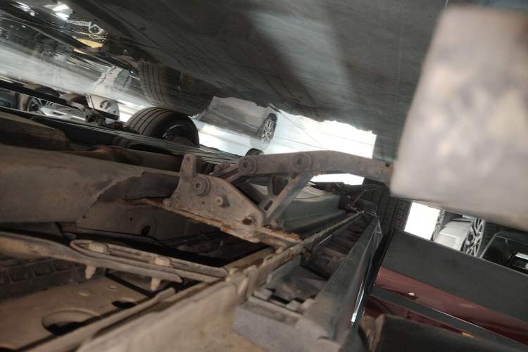 Used Land Rover Range Velar 2018 P250 S Right Side Sill