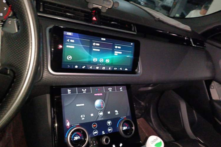 Used Land Rover Range Velar 2018 P250 S Audio And AC Panel