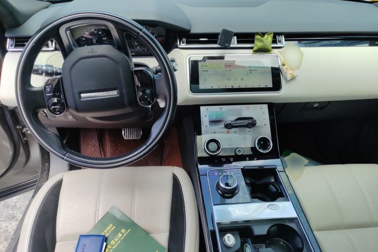 Used Land Rover Range Velar 2018 P380 R-DYNAMIC SE Center Console