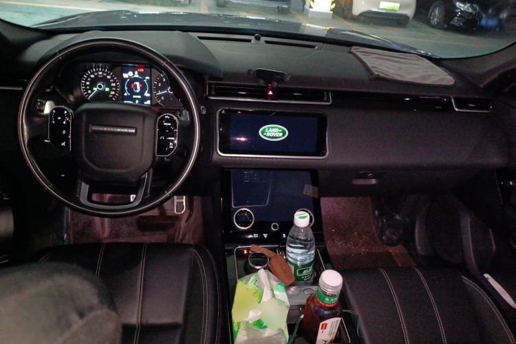 Used Land Rover Range Velar 2018 P250 S Center Console