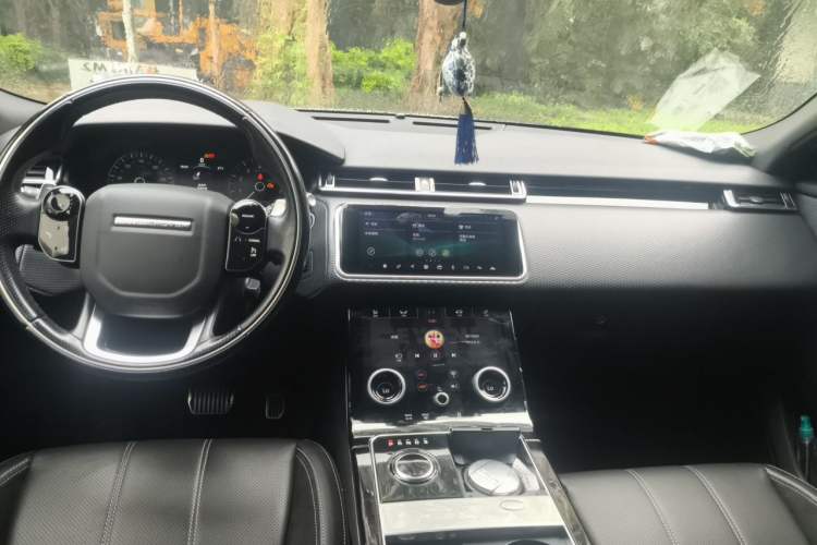 Used Land Rover Range Velar 2018 P300 S Center Console