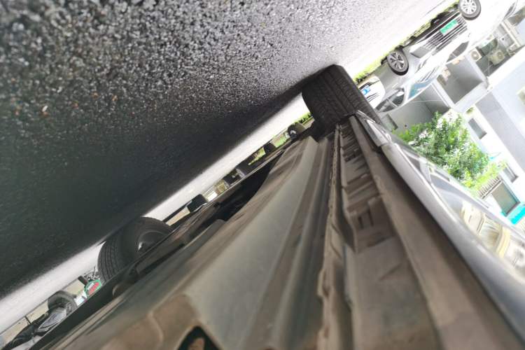 Used Land Rover Range Velar 2018 P300 R-DYNAMIC S Chassis Rear Left
