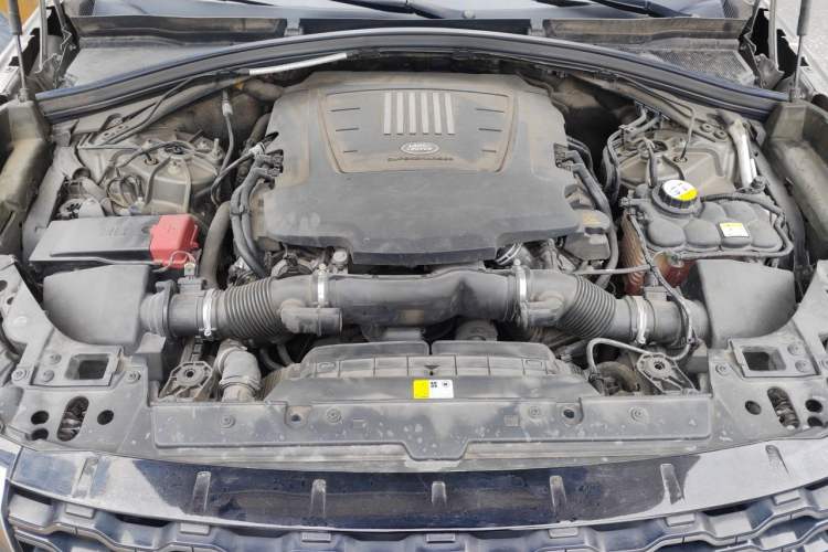 Used Land Rover Range Velar 2018 P380 R-DYNAMIC SE Engine Bay
