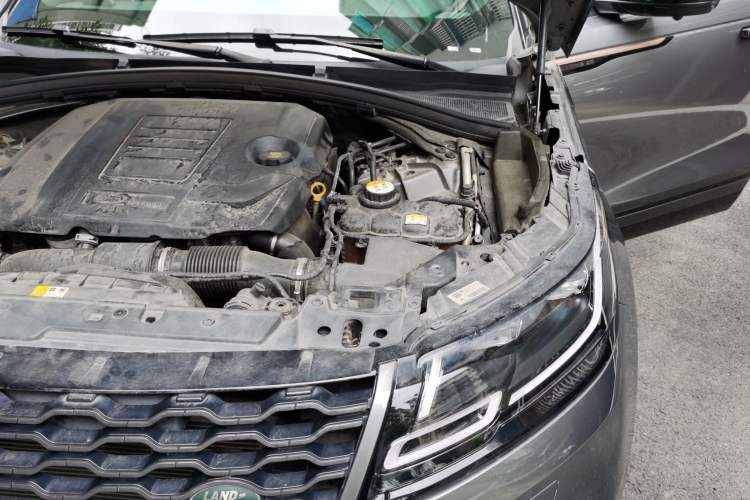 Used Land Rover Range Velar 2018 P300 R-DYNAMIC S Engine Bay Left