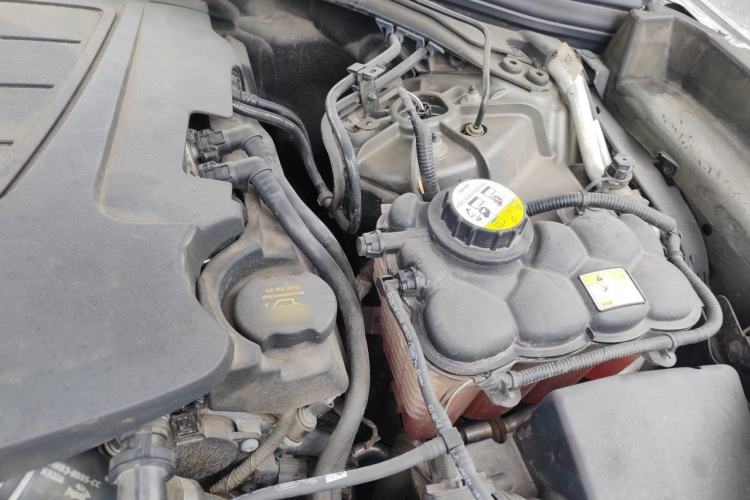 Used Land Rover Range Velar 2018 P380 R-DYNAMIC SE Engine Bay Left
