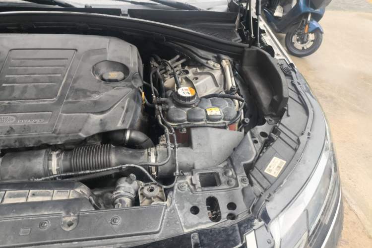Used Land Rover Range Velar 2018 P300 S Engine Bay Left