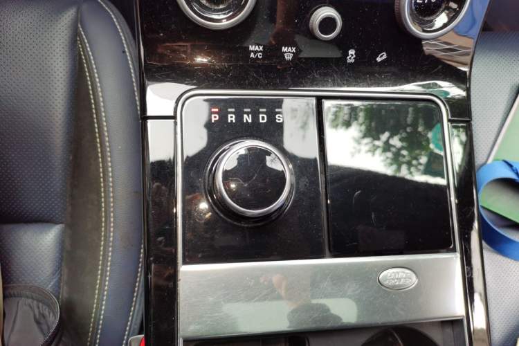 Used Land Rover Range Velar 2018 P300 R-DYNAMIC S Gear Lever