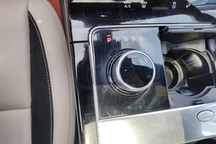 Used Land Rover Range Velar 2018 P380 R-DYNAMIC SE Gear Lever