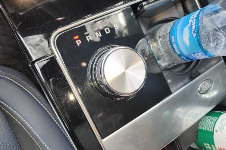 Used Land Rover Range Velar 2018 P380 R-DYNAMIC SE Gear Lever