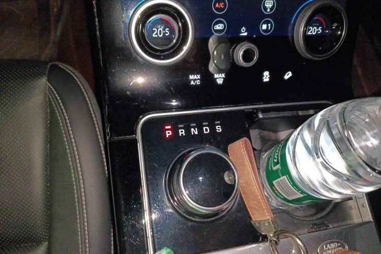 Used Land Rover Range Velar 2018 P250 S Gear Lever