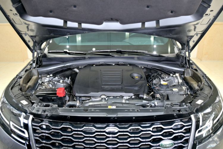 Used Land Rover Range Velar 2018 P250 S Interior 10
