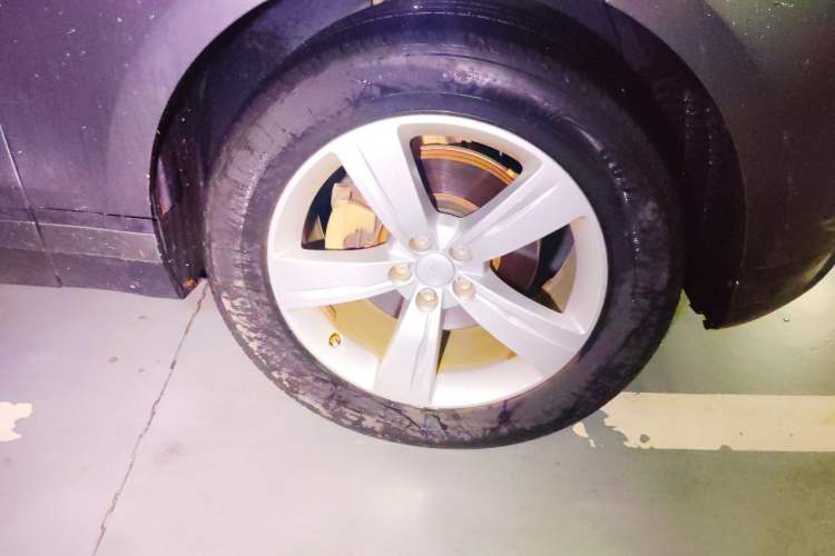 Used Land Rover Range Velar 2018 P250 S Right Front Wheel Hub