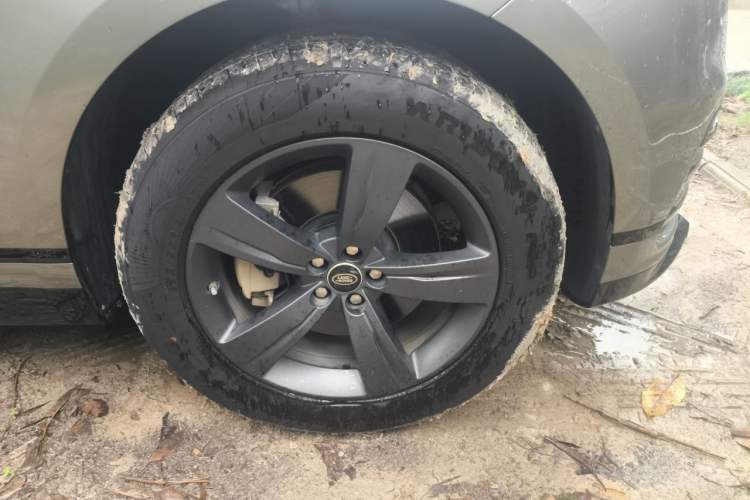 Used Land Rover Range Velar 2018 P300 S Right Front Wheel Hub