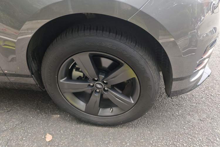 Used Land Rover Range Velar 2018 P300 S Right Front Wheel Hub