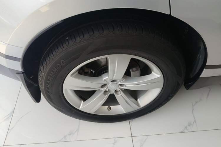 Used Land Rover Range Velar 2018 P300 S Right Rear Wheel Hub