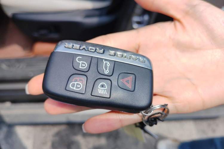 Used Land Rover Range Velar 2018 P380 R-DYNAMIC SE Vehicle Key