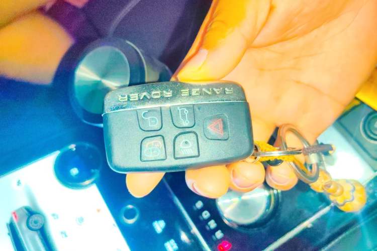 Used Land Rover Range Velar 2018 P250 S Vehicle Key
