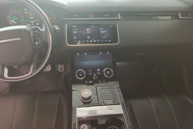 Used Land Rover Range Velar 2018 P300 R-DYNAMIC S Audio And AC Panel