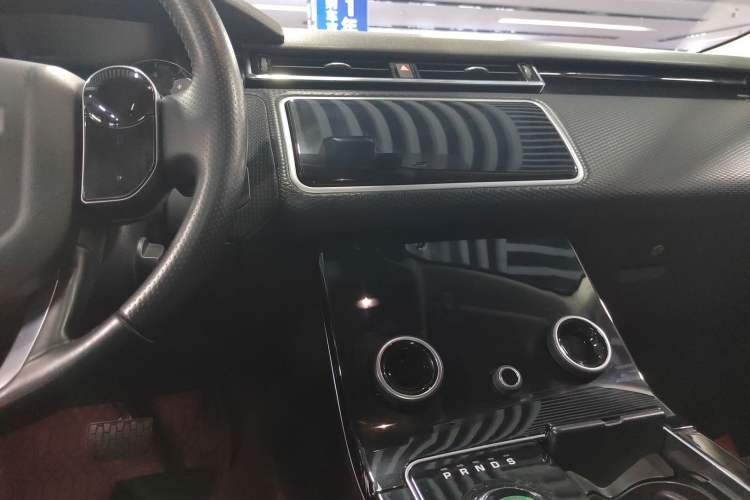 Used Land Rover Range Velar 2018 P380 S Audio And AC Panel