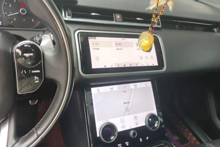 Used Land Rover Range Velar 2018 P300 R-DYNAMIC S Audio And AC Panel