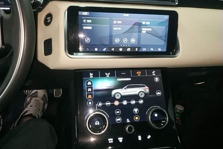 Used Land Rover Range Velar 2018 P380 R-DYNAMIC SE Audio And AC Panel