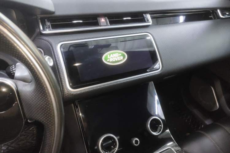 Used Land Rover Range Velar 2018 P380 R-DYNAMIC SE Audio And AC Panel