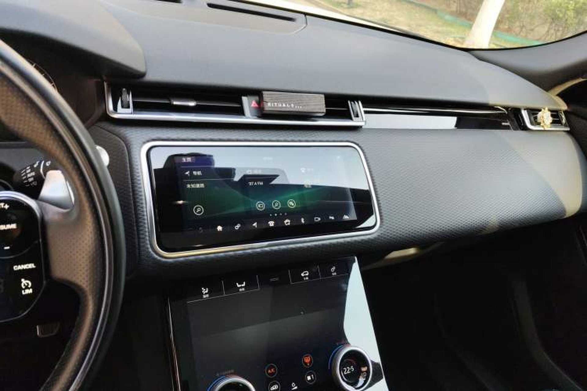Used Land Rover Range Velar 2018 P250 S Audio And AC Panel