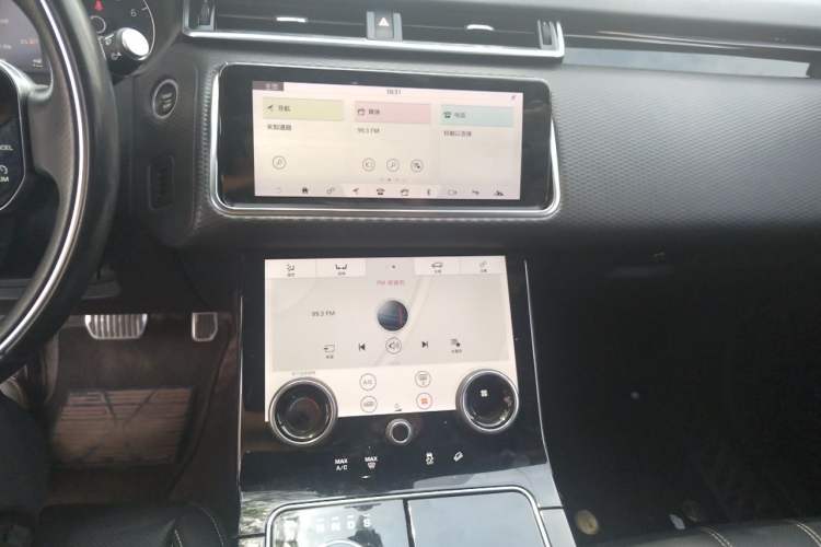 Used Land Rover Range Velar 2018 P250 S Audio And AC Panel