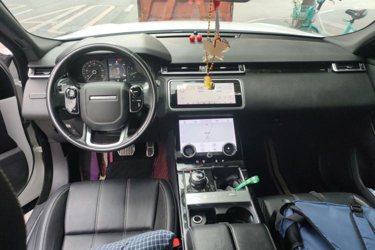 Used Land Rover Range Velar 2018 P300 R-DYNAMIC S Center Console
