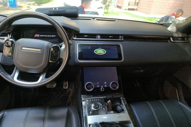 Used Land Rover Range Velar 2018 P380 R-DYNAMIC SE Center Console